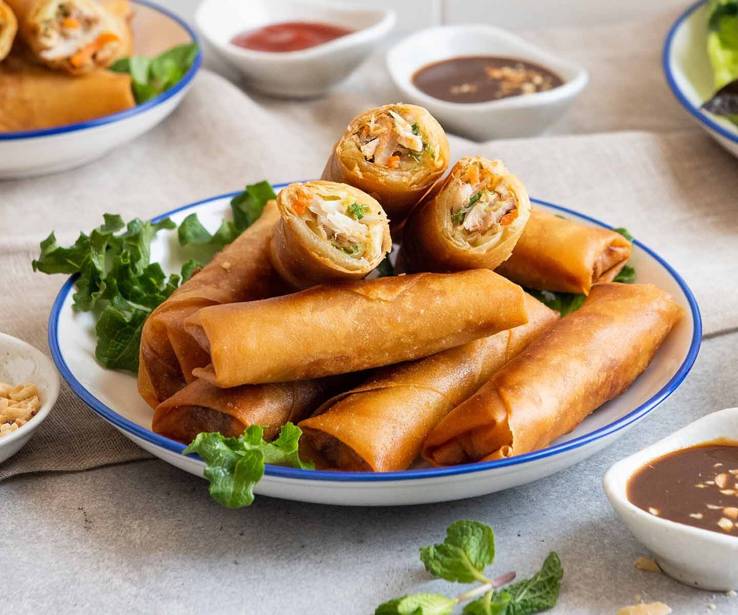 Chả Giò Thịt Đặc Biệt giúp tiết kiệm thời gian nấu nướng